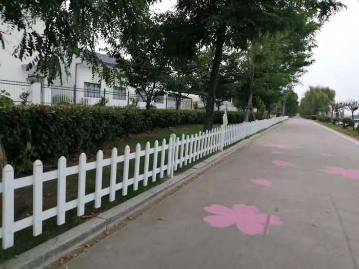草坪護欄